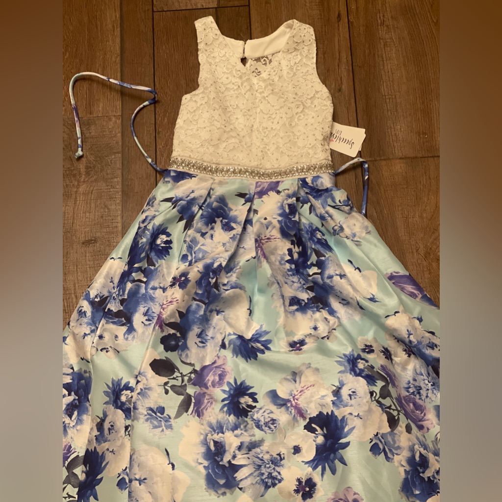 Speechless-Long Floral And White Sequined Top Semi Formal Dress